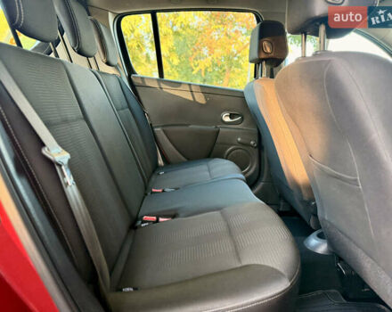 Красный Рено Клио, объемом двигателя 1.2 л и пробегом 209 тыс. км за 6900 $, фото 23 на Automoto.ua