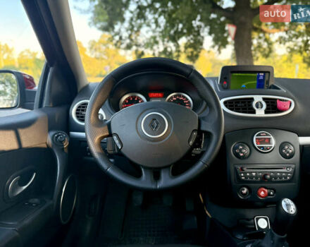 Красный Рено Клио, объемом двигателя 1.2 л и пробегом 209 тыс. км за 6900 $, фото 48 на Automoto.ua