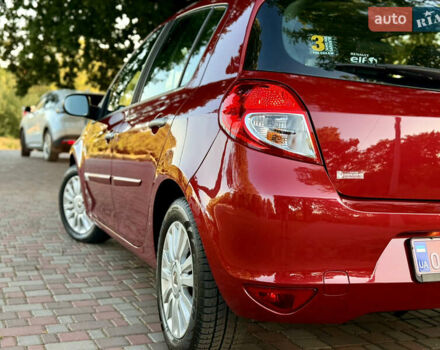 Красный Рено Клио, объемом двигателя 1.2 л и пробегом 209 тыс. км за 6900 $, фото 20 на Automoto.ua