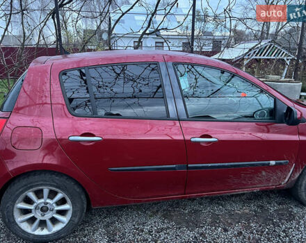 Красный Рено Клио, объемом двигателя 1.2 л и пробегом 221 тыс. км за 4500 $, фото 2 на Automoto.ua
