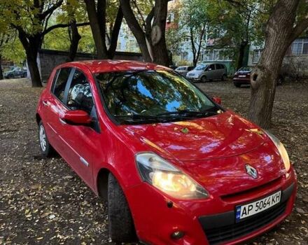 Красный Рено Клио, объемом двигателя 1.46 л и пробегом 218 тыс. км за 5999 $, фото 1 на Automoto.ua