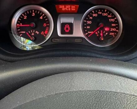 Красный Рено Клио, объемом двигателя 1.46 л и пробегом 218 тыс. км за 5999 $, фото 8 на Automoto.ua