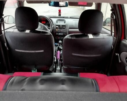 Красный Рено Клио, объемом двигателя 1.1 л и пробегом 159 тыс. км за 4250 $, фото 7 на Automoto.ua