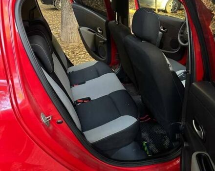 Красный Рено Клио, объемом двигателя 1.46 л и пробегом 218 тыс. км за 5999 $, фото 4 на Automoto.ua