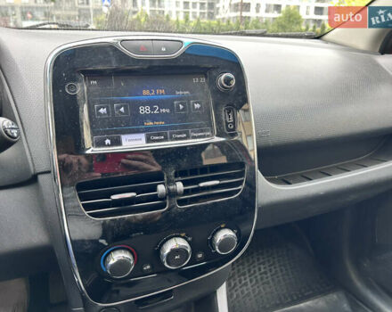 Червоний Рено Кліо, об'ємом двигуна 0.9 л та пробігом 199 тис. км за 5500 $, фото 17 на Automoto.ua