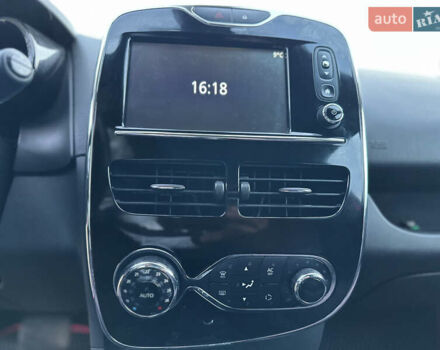 Красный Рено Клио, объемом двигателя 1.5 л и пробегом 195 тыс. км за 9300 $, фото 23 на Automoto.ua