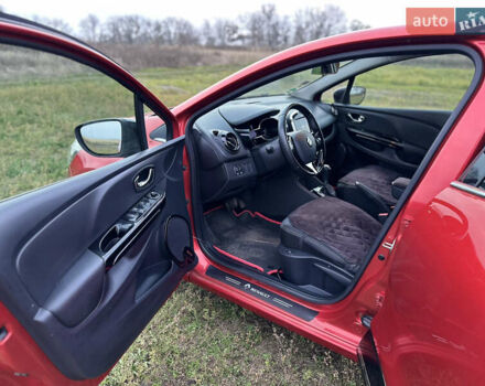 Красный Рено Клио, объемом двигателя 1.5 л и пробегом 195 тыс. км за 9300 $, фото 11 на Automoto.ua