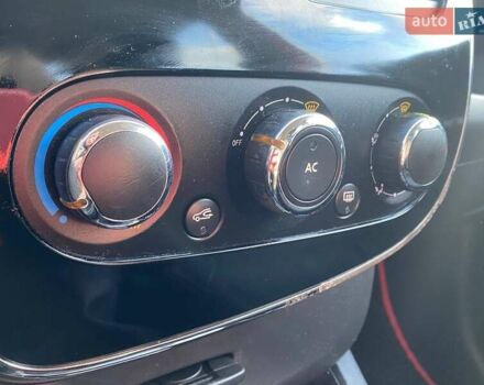 Красный Рено Клио, объемом двигателя 0.9 л и пробегом 184 тыс. км за 7290 $, фото 14 на Automoto.ua