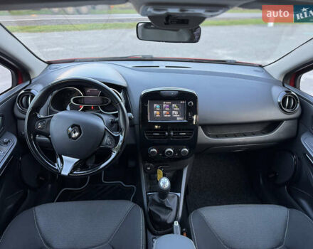 Рено Кліо 2015 у Дубно на Automoto.ua Червоний Рено Кліо, об'ємом двигуна 1.5 л та пробігом 200 тис. км за 8350 $, фото 69 на Automoto.ua