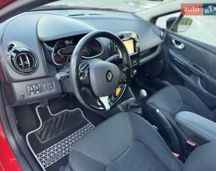 Рено Кліо 2015 у Дубно на Automoto.ua Червоний Рено Кліо, об'ємом двигуна 1.5 л та пробігом 200 тис. км за 8350 $, фото 50 на Automoto.ua