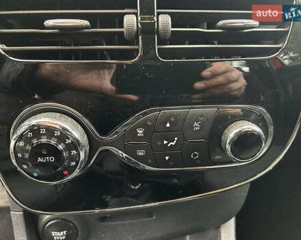 Червоний Рено Кліо, об'ємом двигуна 1.2 л та пробігом 167 тис. км за 9200 $, фото 29 на Automoto.ua