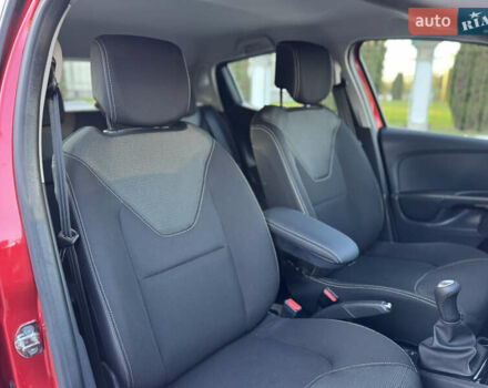 Рено Кліо 2015 у Дубно на Automoto.ua Червоний Рено Кліо, об'ємом двигуна 1.5 л та пробігом 200 тис. км за 8350 $, фото 60 на Automoto.ua