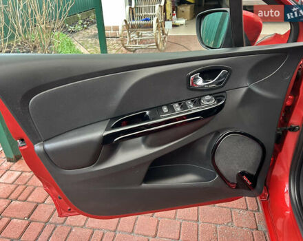 Червоний Рено Кліо, об'ємом двигуна 1.2 л та пробігом 167 тис. км за 9200 $, фото 39 на Automoto.ua