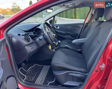 Рено Кліо 2015 у Дубно на Automoto.ua Червоний Рено Кліо, об'ємом двигуна 1.5 л та пробігом 200 тис. км за 8350 $, фото 52 на Automoto.ua