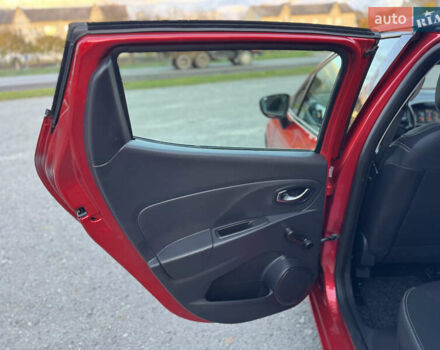 Рено Кліо 2015 у Дубно на Automoto.ua Червоний Рено Кліо, об'ємом двигуна 1.5 л та пробігом 200 тис. км за 8350 $, фото 68 на Automoto.ua