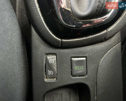 Червоний Рено Кліо, об'ємом двигуна 1.2 л та пробігом 167 тис. км за 9200 $, фото 33 на Automoto.ua