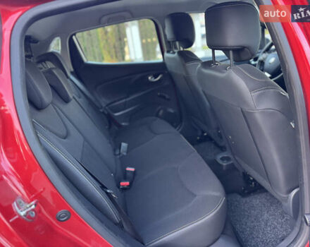 Рено Кліо 2015 у Дубно на Automoto.ua Червоний Рено Кліо, об'ємом двигуна 1.5 л та пробігом 200 тис. км за 8350 $, фото 61 на Automoto.ua