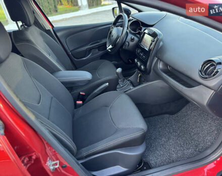 Рено Кліо 2015 у Дубно на Automoto.ua Червоний Рено Кліо, об'ємом двигуна 1.5 л та пробігом 200 тис. км за 8350 $, фото 55 на Automoto.ua