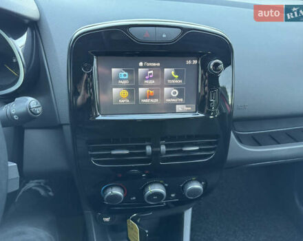 Рено Кліо 2015 у Дубно на Automoto.ua Червоний Рено Кліо, об'ємом двигуна 1.5 л та пробігом 200 тис. км за 8350 $, фото 76 на Automoto.ua