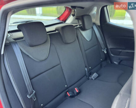 Рено Кліо 2015 у Дубно на Automoto.ua Червоний Рено Кліо, об'ємом двигуна 1.5 л та пробігом 200 тис. км за 8350 $, фото 62 на Automoto.ua