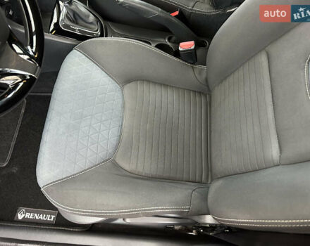 Червоний Рено Кліо, об'ємом двигуна 1.2 л та пробігом 167 тис. км за 9200 $, фото 24 на Automoto.ua