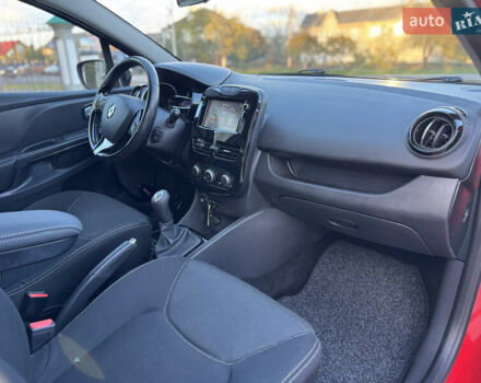 Рено Кліо 2015 у Дубно на Automoto.ua Червоний Рено Кліо, об'ємом двигуна 1.5 л та пробігом 200 тис. км за 8350 $, фото 57 на Automoto.ua