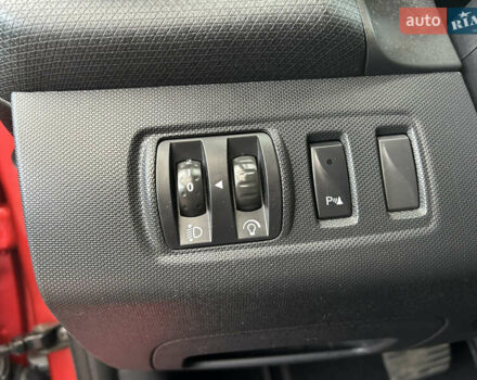 Червоний Рено Кліо, об'ємом двигуна 1.2 л та пробігом 167 тис. км за 9200 $, фото 37 на Automoto.ua