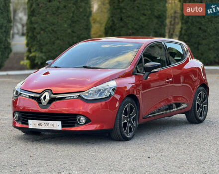 Рено Кліо 2015 у Дубно на Automoto.ua Червоний Рено Кліо, об'ємом двигуна 1.5 л та пробігом 200 тис. км за 8350 $, фото 5 на Automoto.ua