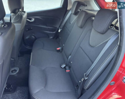 Рено Кліо 2015 у Дубно на Automoto.ua Червоний Рено Кліо, об'ємом двигуна 1.5 л та пробігом 200 тис. км за 8350 $, фото 66 на Automoto.ua