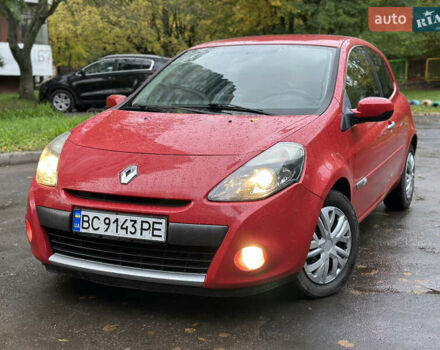 Рено Клио 2010 в Львове на Automoto.ua Красный Рено Клио, объемом двигателя 1.15 л и пробегом 205 тыс. км за 4950 $, фото 1 на Automoto.ua