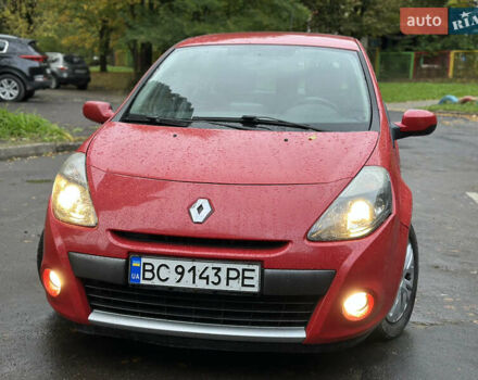 Рено Клио 2010 в Львове на Automoto.ua Красный Рено Клио, объемом двигателя 1.15 л и пробегом 205 тыс. км за 4950 $, фото 2 на Automoto.ua