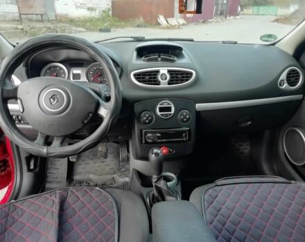 Красный Рено Клио, объемом двигателя 1.1 л и пробегом 202 тыс. км за 4900 $, фото 17 на Automoto.ua