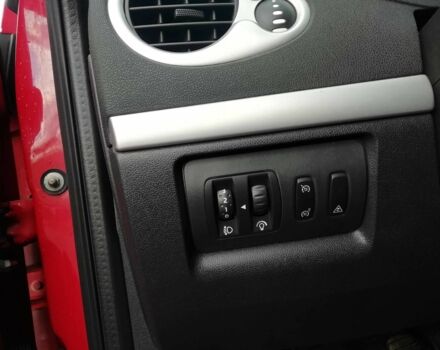 Красный Рено Клио, объемом двигателя 1.1 л и пробегом 202 тыс. км за 4900 $, фото 11 на Automoto.ua