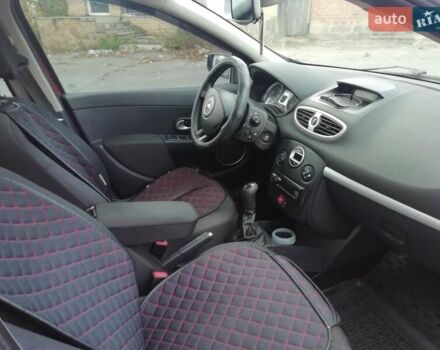 Красный Рено Клио, объемом двигателя 1.15 л и пробегом 202 тыс. км за 4900 $, фото 40 на Automoto.ua