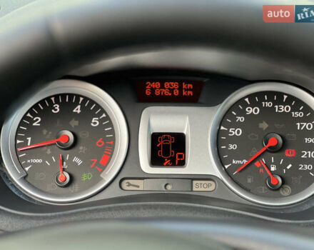 Красный Рено Клио, объемом двигателя 1.6 л и пробегом 240 тыс. км за 6999 $, фото 31 на Automoto.ua