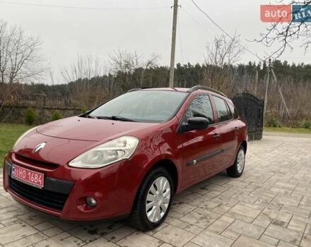 Красный Рено Клио, объемом двигателя 1.5 л и пробегом 230 тыс. км за 5950 $, фото 3 на Automoto.ua