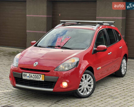 Красный Рено Клио, объемом двигателя 1.6 л и пробегом 240 тыс. км за 6999 $, фото 2 на Automoto.ua