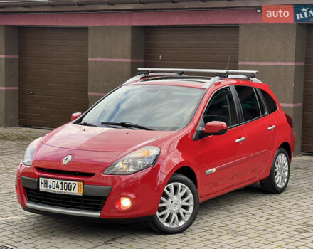 Красный Рено Клио, объемом двигателя 1.6 л и пробегом 240 тыс. км за 6999 $, фото 6 на Automoto.ua