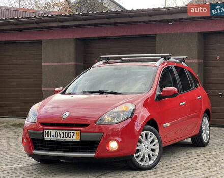 Красный Рено Клио, объемом двигателя 1.6 л и пробегом 240 тыс. км за 6999 $, фото 10 на Automoto.ua