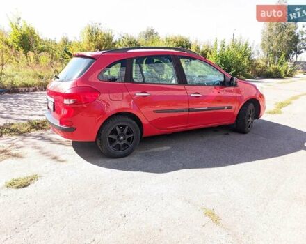 Рено Кліо 2009 у Белой Церкве на Automoto.ua Червоний Рено Кліо, об'ємом двигуна 1.15 л та пробігом 154 тис. км за 4900 $, фото 4 на Automoto.ua