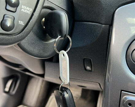 Красный Рено Клио, объемом двигателя 1.6 л и пробегом 240 тыс. км за 6999 $, фото 33 на Automoto.ua