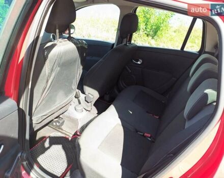 Рено Кліо 2009 у Белой Церкве на Automoto.ua Червоний Рено Кліо, об'ємом двигуна 1.15 л та пробігом 154 тис. км за 4900 $, фото 14 на Automoto.ua