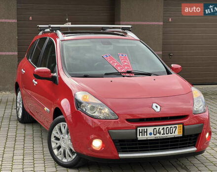 Красный Рено Клио, объемом двигателя 1.6 л и пробегом 240 тыс. км за 6999 $, фото 5 на Automoto.ua
