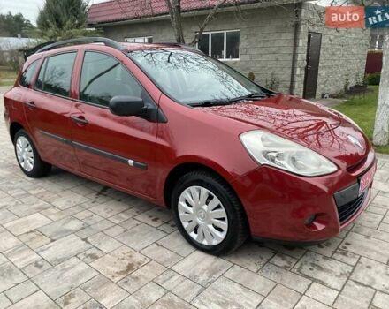 Красный Рено Клио, объемом двигателя 1.5 л и пробегом 230 тыс. км за 5950 $, фото 4 на Automoto.ua