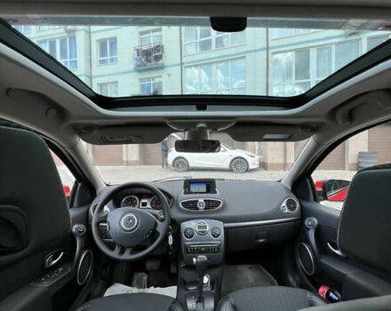 Красный Рено Клио, объемом двигателя 1.6 л и пробегом 240 тыс. км за 6999 $, фото 39 на Automoto.ua