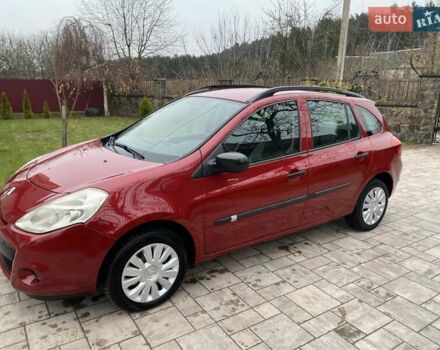 Красный Рено Клио, объемом двигателя 1.5 л и пробегом 230 тыс. км за 5950 $, фото 14 на Automoto.ua