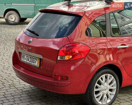 Красный Рено Клио, объемом двигателя 1.6 л и пробегом 240 тыс. км за 6999 $, фото 22 на Automoto.ua