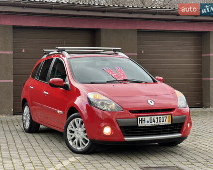 Красный Рено Клио, объемом двигателя 1.6 л и пробегом 240 тыс. км за 6999 $, фото 3 на Automoto.ua