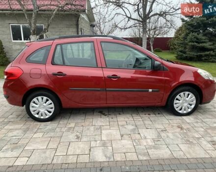 Красный Рено Клио, объемом двигателя 1.5 л и пробегом 230 тыс. км за 5950 $, фото 6 на Automoto.ua