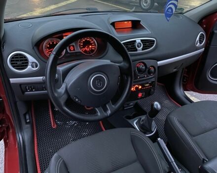 Червоний Рено Кліо, об'ємом двигуна 1.1 л та пробігом 227 тис. км за 5350 $, фото 5 на Automoto.ua